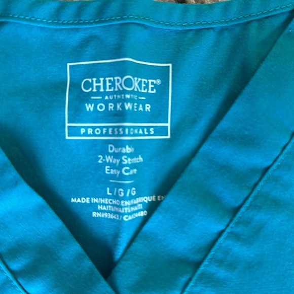 Scrub set - Picture 3 of 7